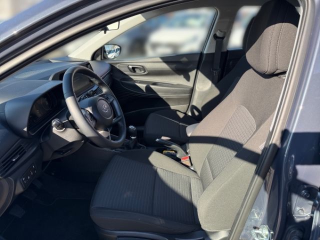 Fahrzeugabbildung Hyundai i20 Essential 1.2 +CARPLAY+TEMPOMAT+SHZ+RFK+KLIM