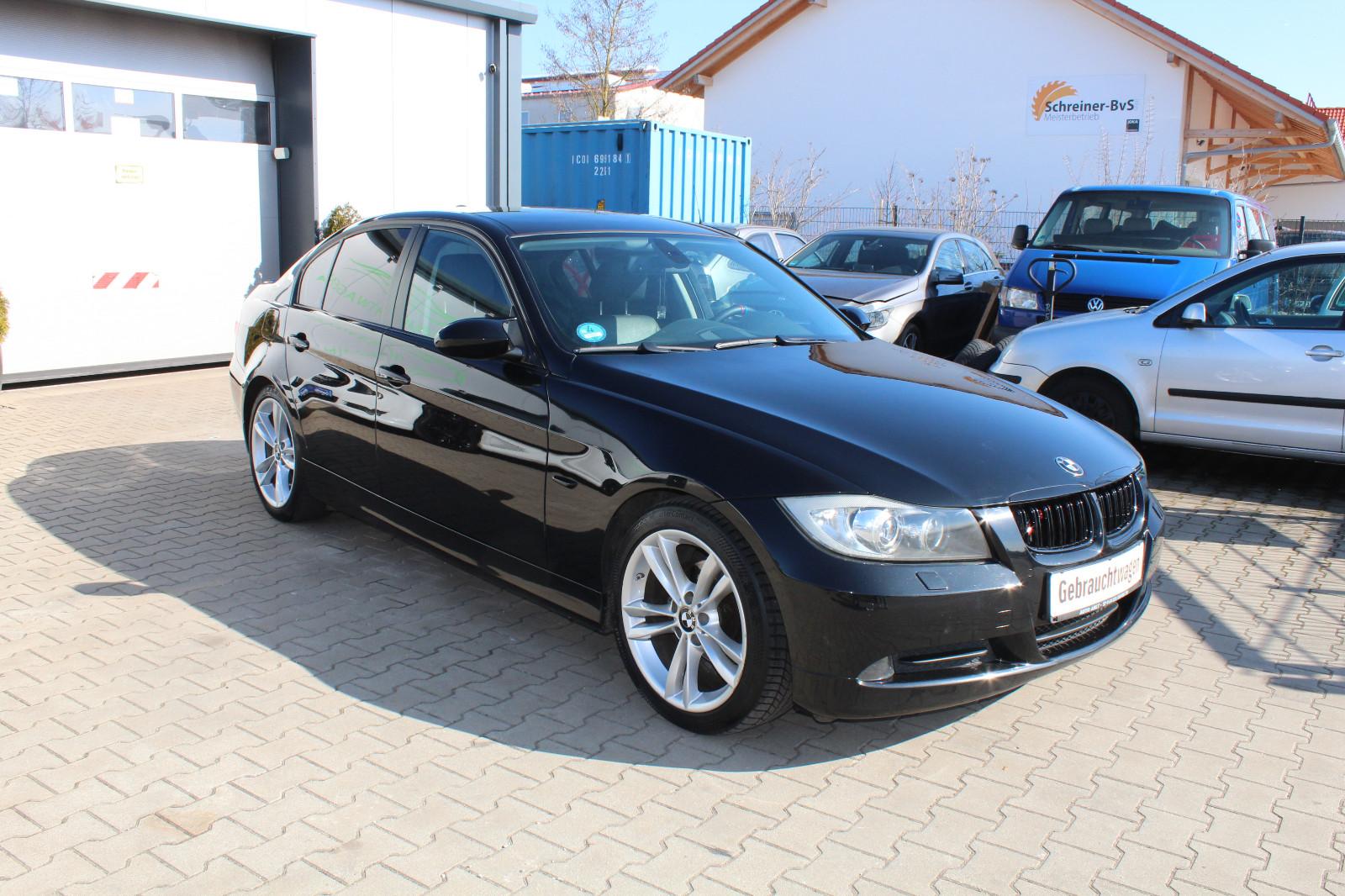 BMW 320 3 Limousine 320i großes Navi/Vollleder