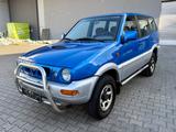 Nissan Terrano Comfort 2.4I Benziner  4X4  7 Sitzer - Nissan Terrano