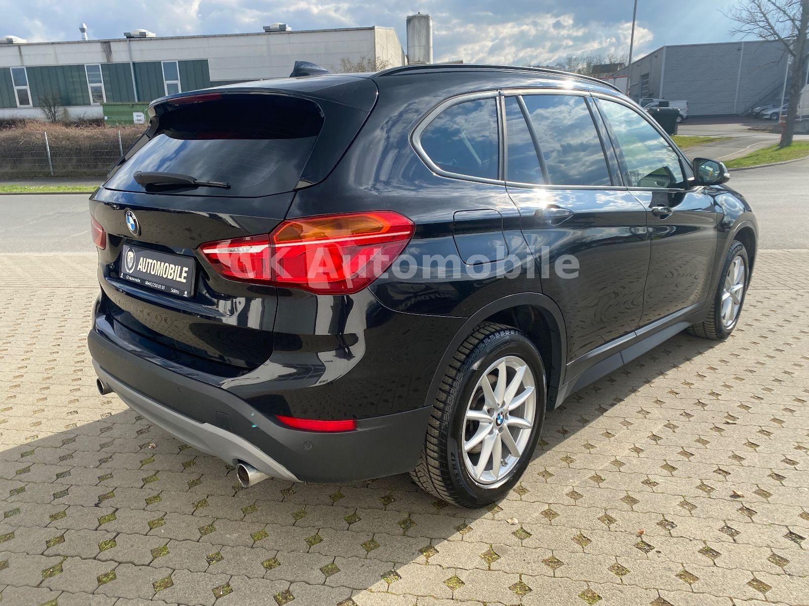 Fahrzeugabbildung BMW X1 xDrive 20d Advantage Autom./Navi/Pano/LED/PDC