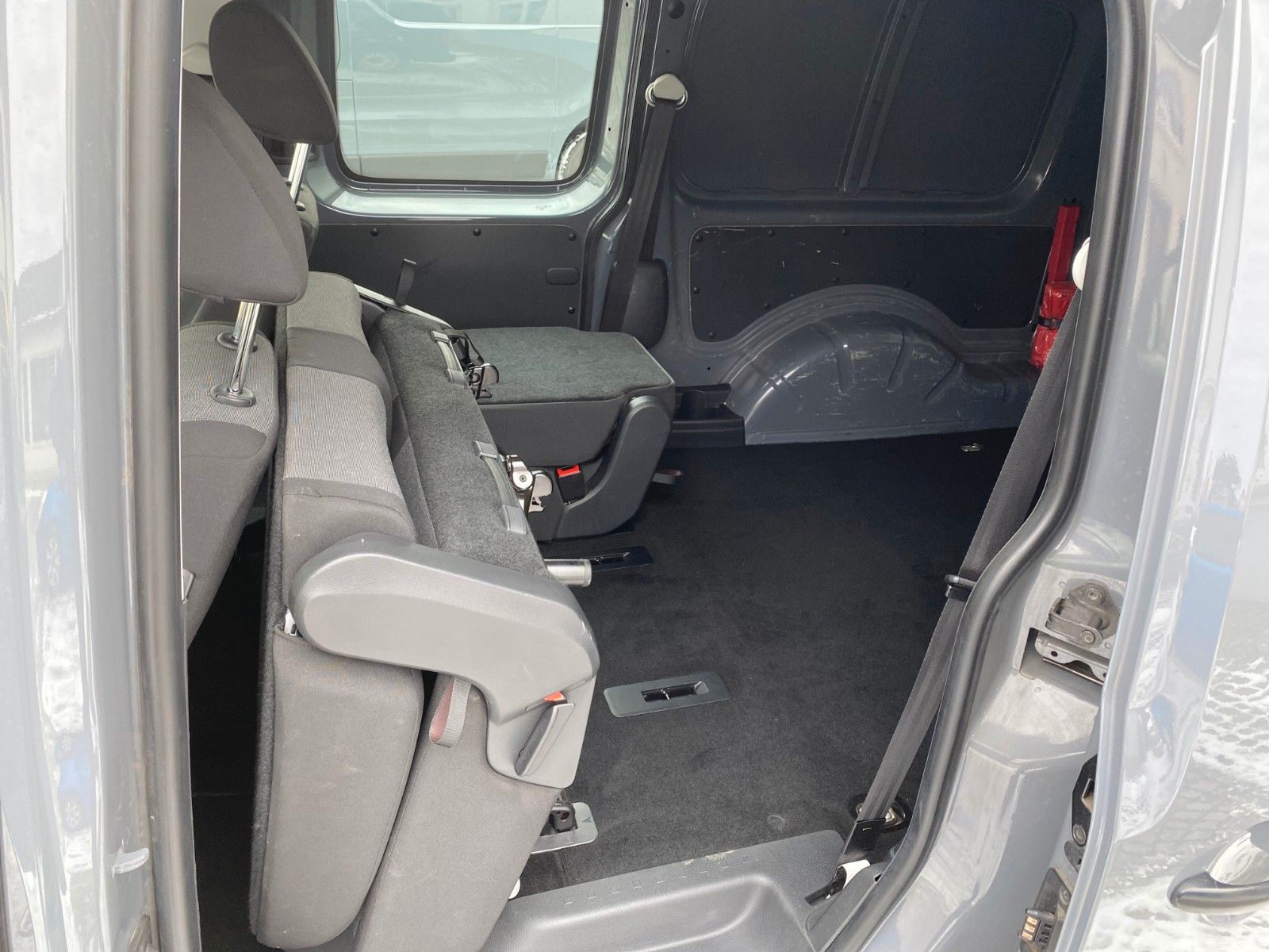 Fahrzeugabbildung Volkswagen Caddy Maxi Kombi 2,0 TDI BMT *AHZV *Klima