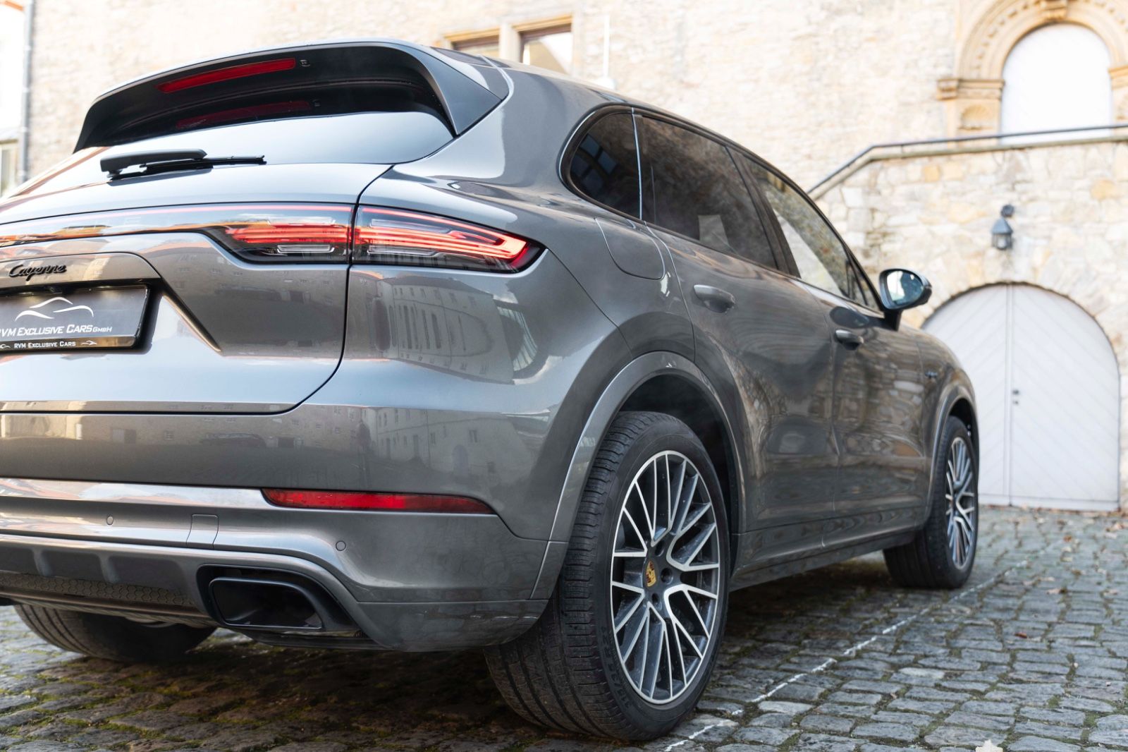 Fahrzeugabbildung Porsche Cayenne E-Hybrid  SPORT CHRONO BOSE LED  360°