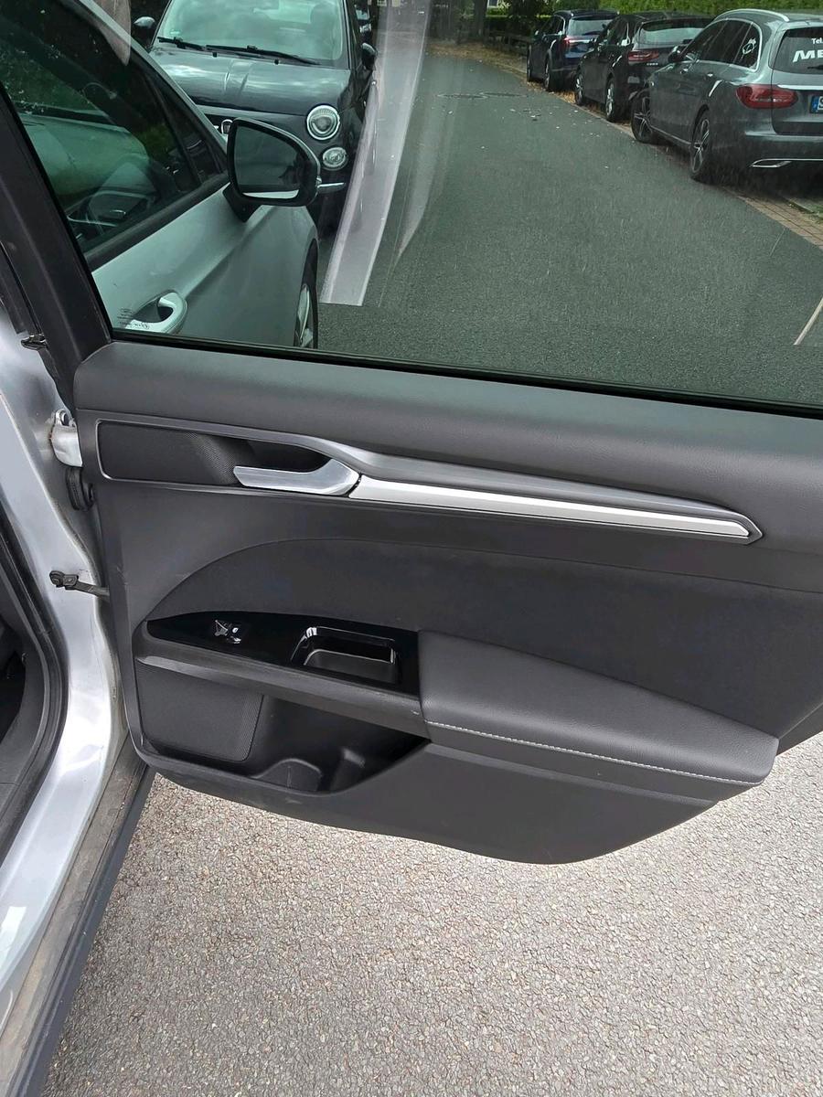 Ford Mondeo 2015 — photo 9