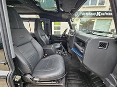 Fahrzeugabbildung Defender 90 E Station Wagon TD4 FAP  1. Hand