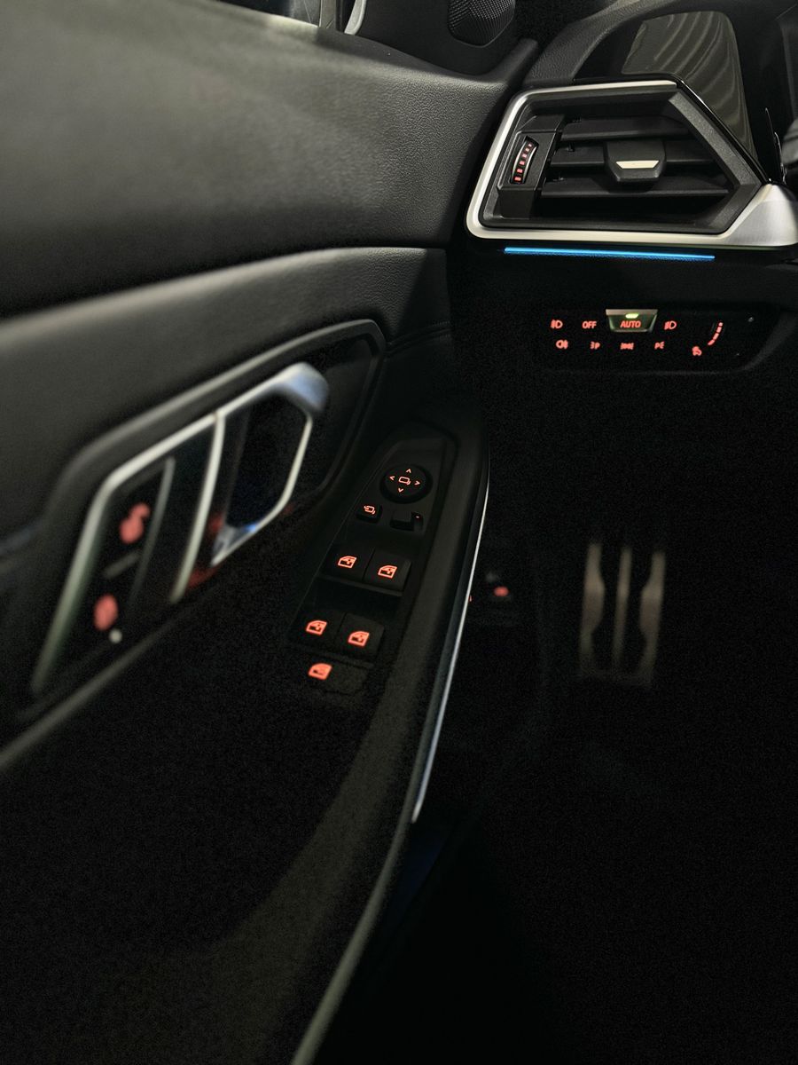 Fahrzeugabbildung BMW 320e M Sport Kamera Laser HUD DAB HiFi Komfort