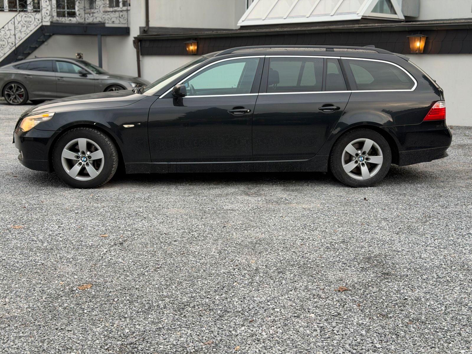 BMW 525 2008 — rear view