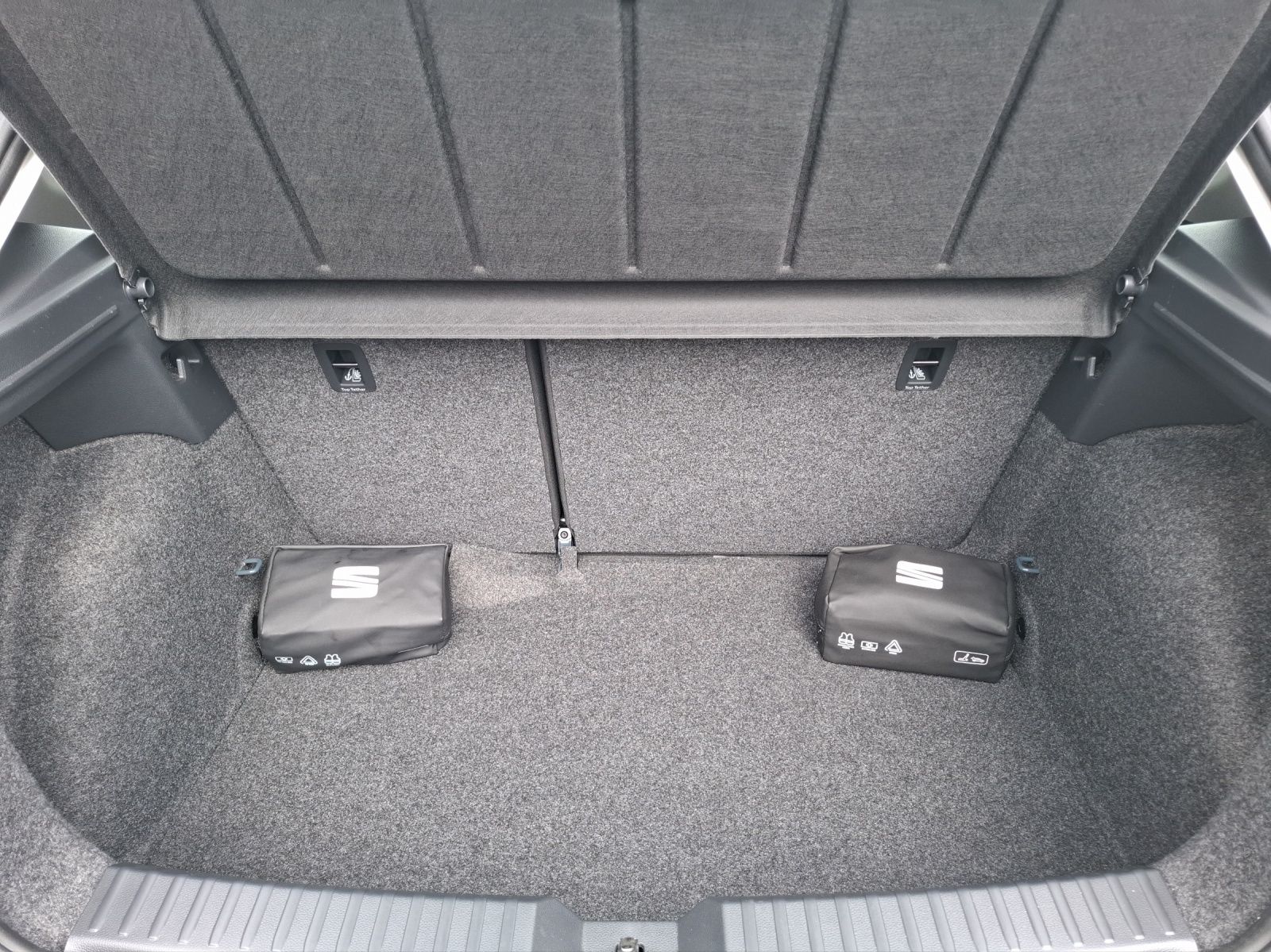 Fahrzeugabbildung SEAT Ibiza TSI Style LED AppConnect GRA VC PDC SHZ Kl