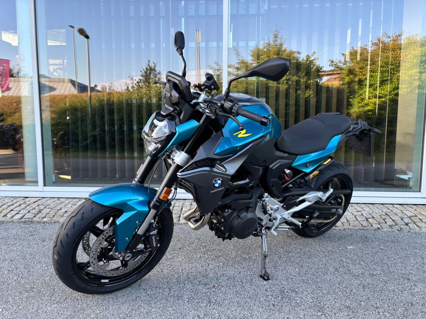 Fahrzeugabbildung BMW F 900 R 2 Pakete