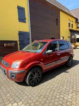 Ford Fusion 1,4 16V + + - rote Ford Fusion