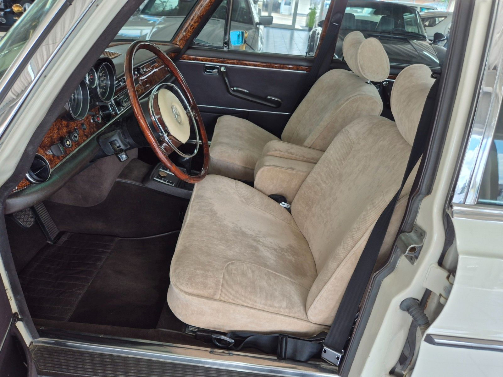 Fahrzeugabbildung Mercedes-Benz 300 SEL 6.3/Deutsch/Historie/3. Hd./WGA 62