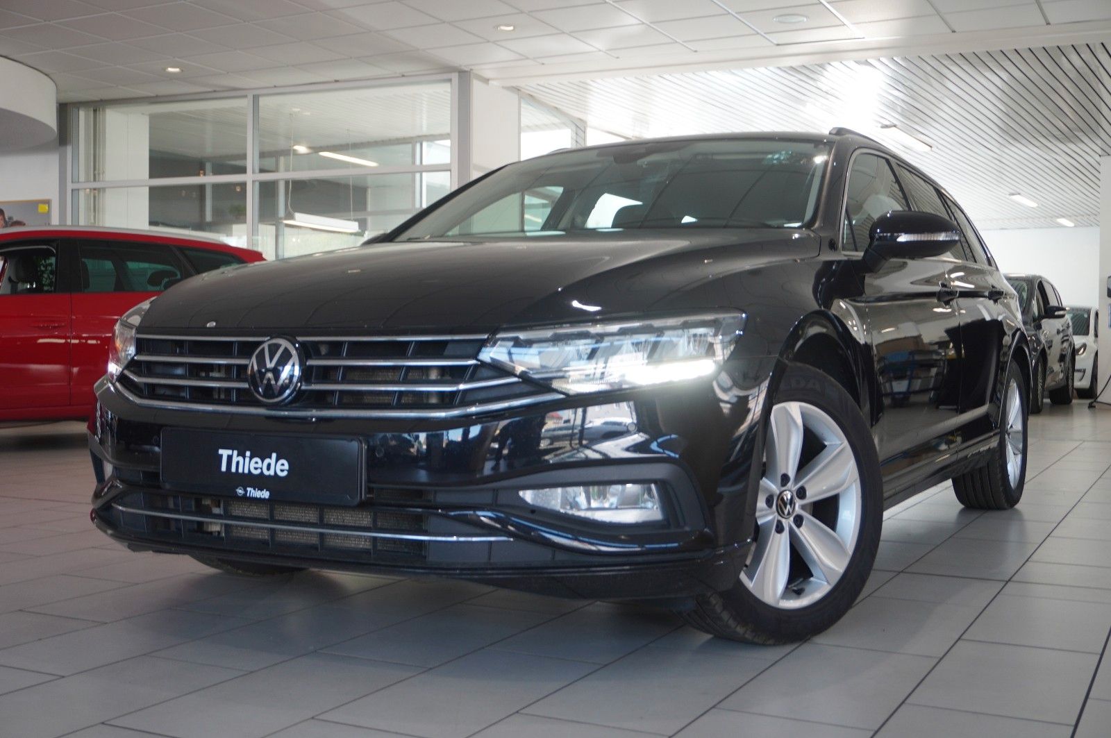 Fahrzeugabbildung Volkswagen Passat VARI. 2.0D BUSINESS 4M NAVI/KAMERA/SH/AHK