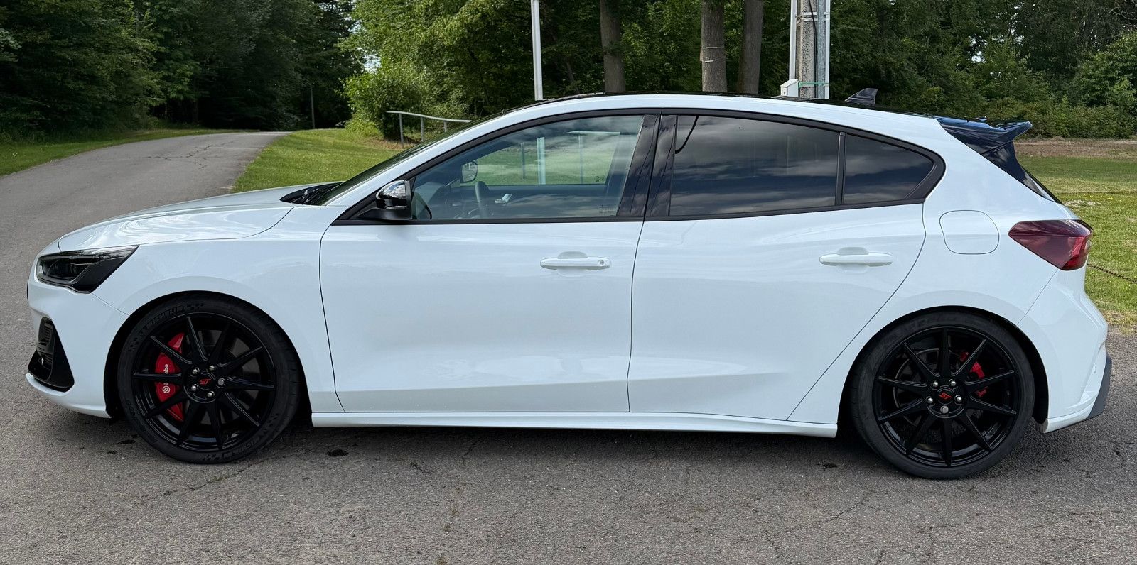 Fahrzeugabbildung Ford Focus Lim. ST X