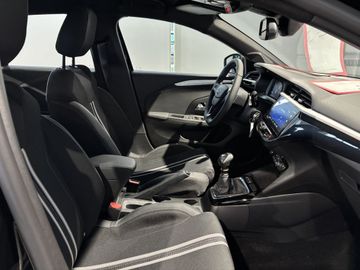 Fotografie 6 des Opel Corsa 1.2 Direct Injection Turbo GS