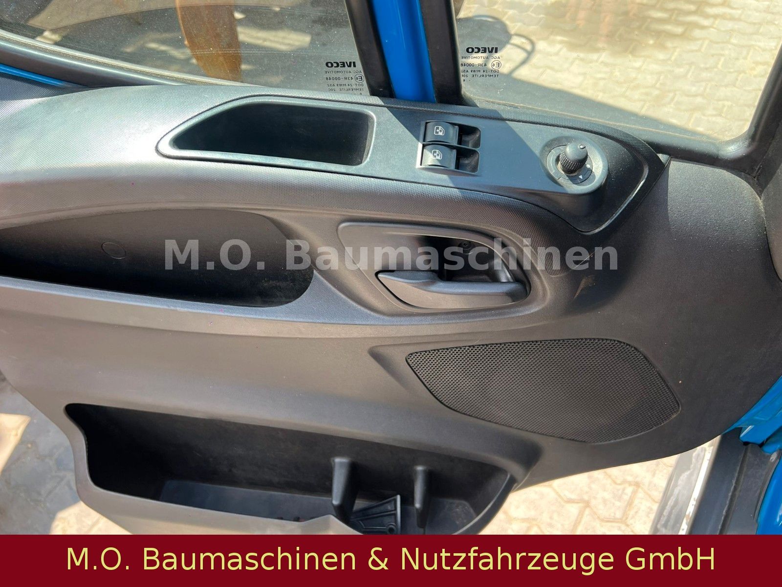 Fahrzeugabbildung Iveco Daily 70C18 / Kipper+Kran Hiab 044 D-2/