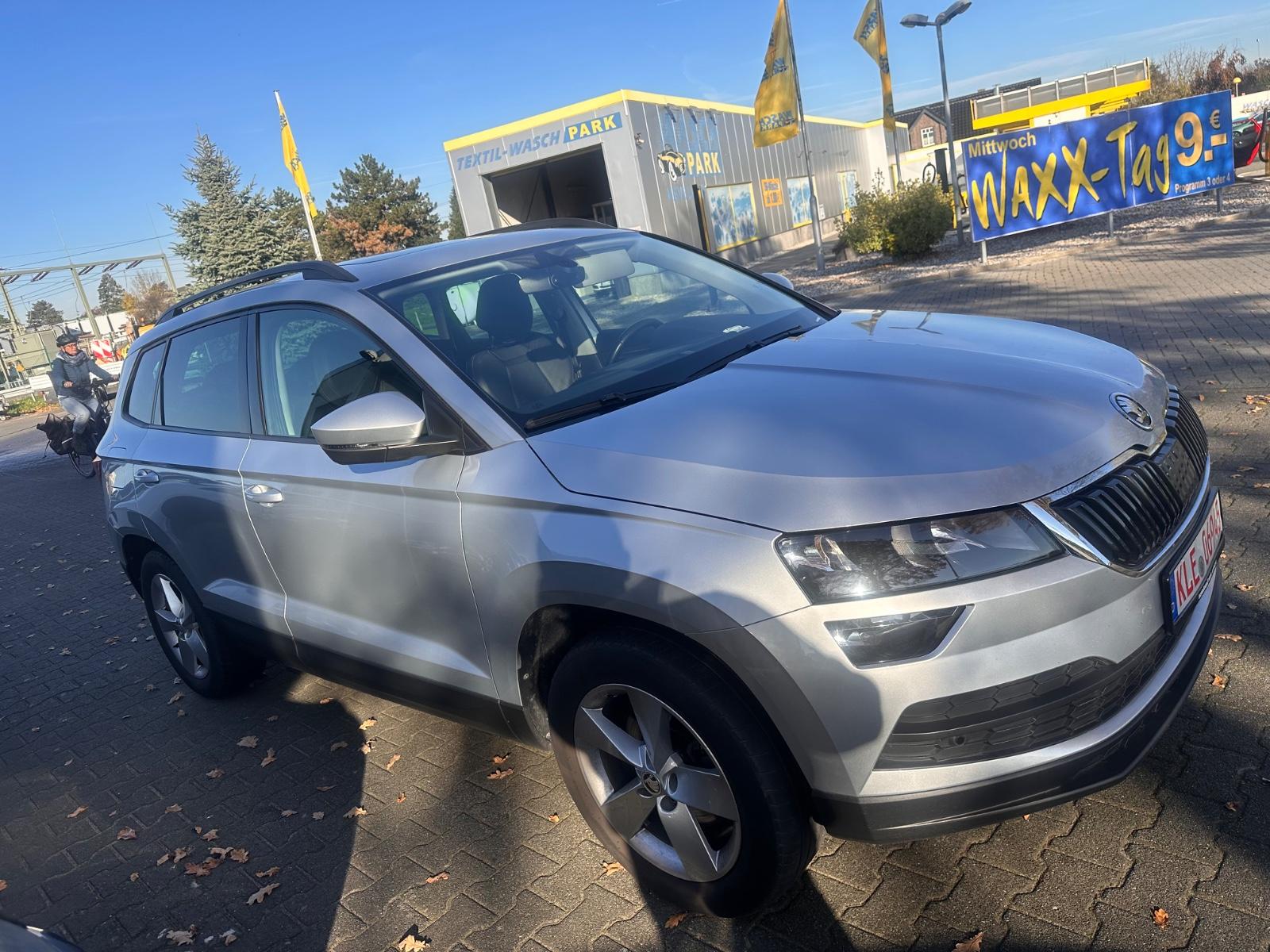 Skoda Karoq Ambition 4×4,LEDER,NAVI,1.HAND,SCHECKHEFT