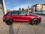 Porsche Macan Turbo mit Performance Paket - Porsche Macan: Turbo