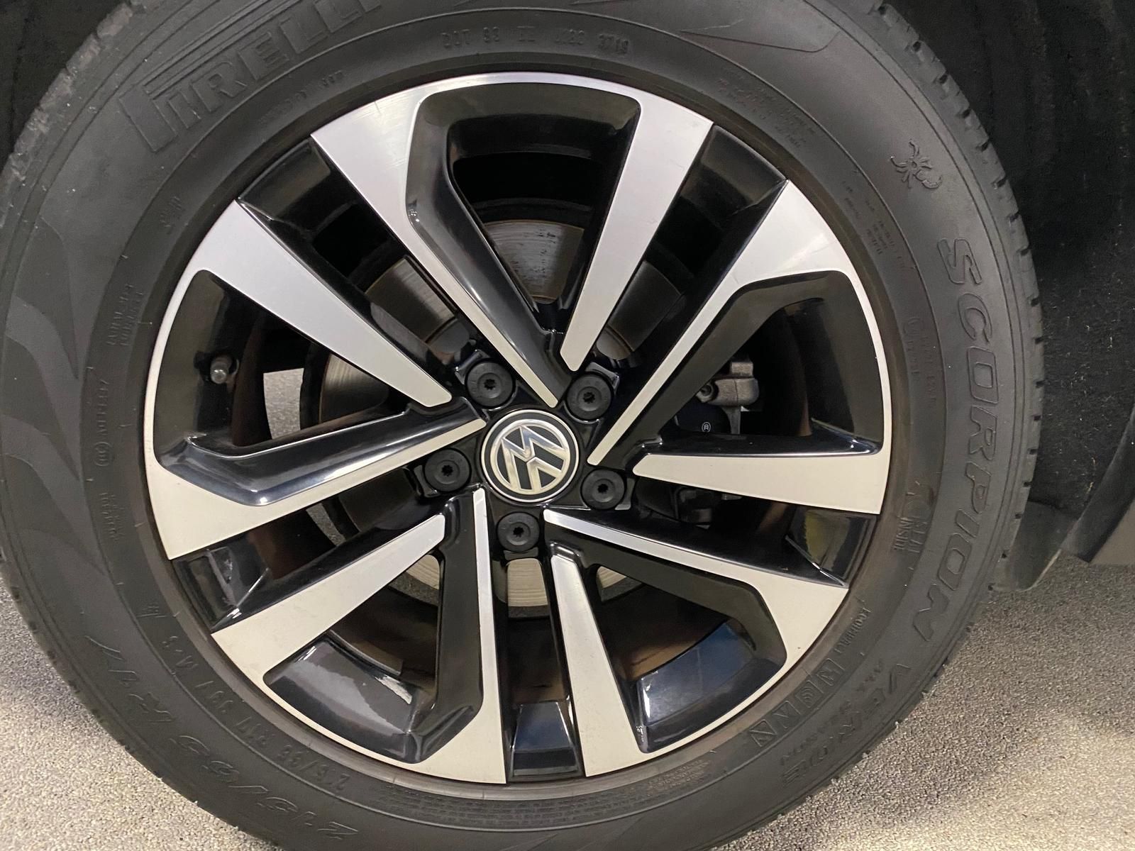 Fahrzeugabbildung Volkswagen Tiguan 2.0 TDI +AHK+APP+ALLWETTER+KLIMA+ACC