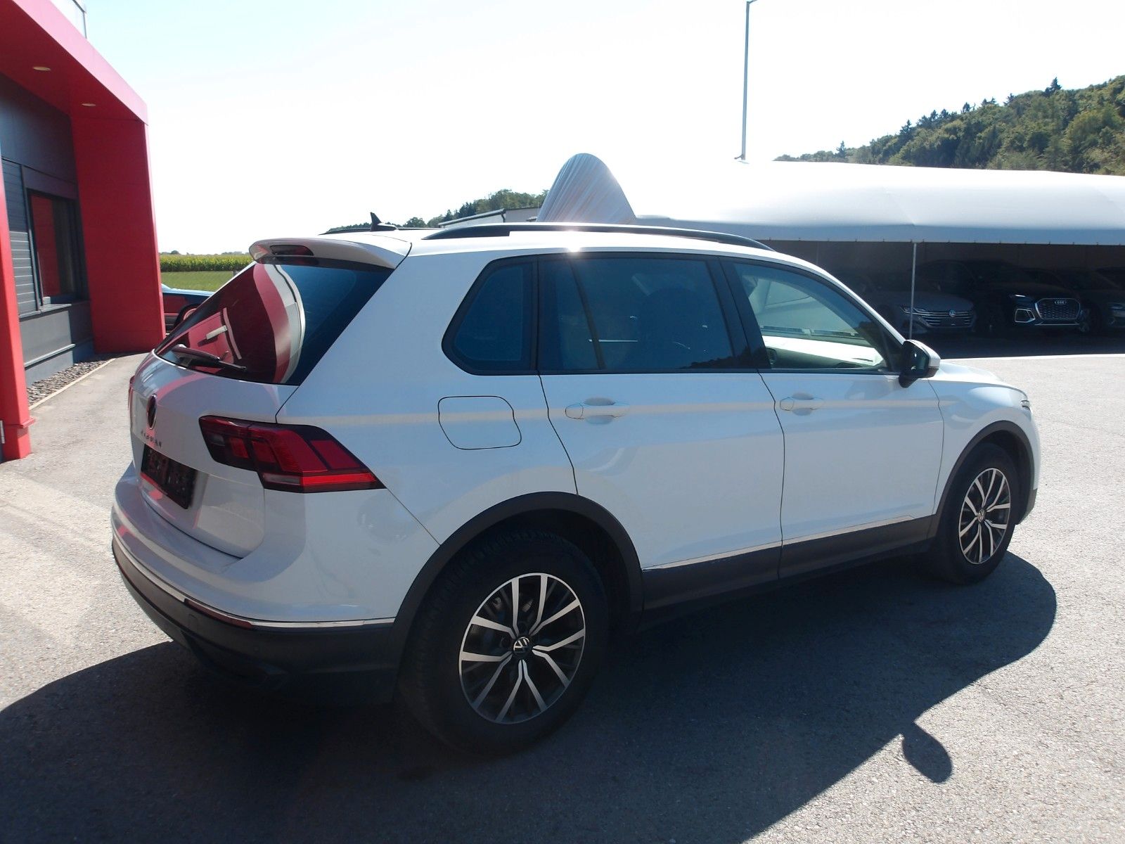Volkswagen Tiguan Life TDI DSG "AHV" EXP € 13450.- imagem 2