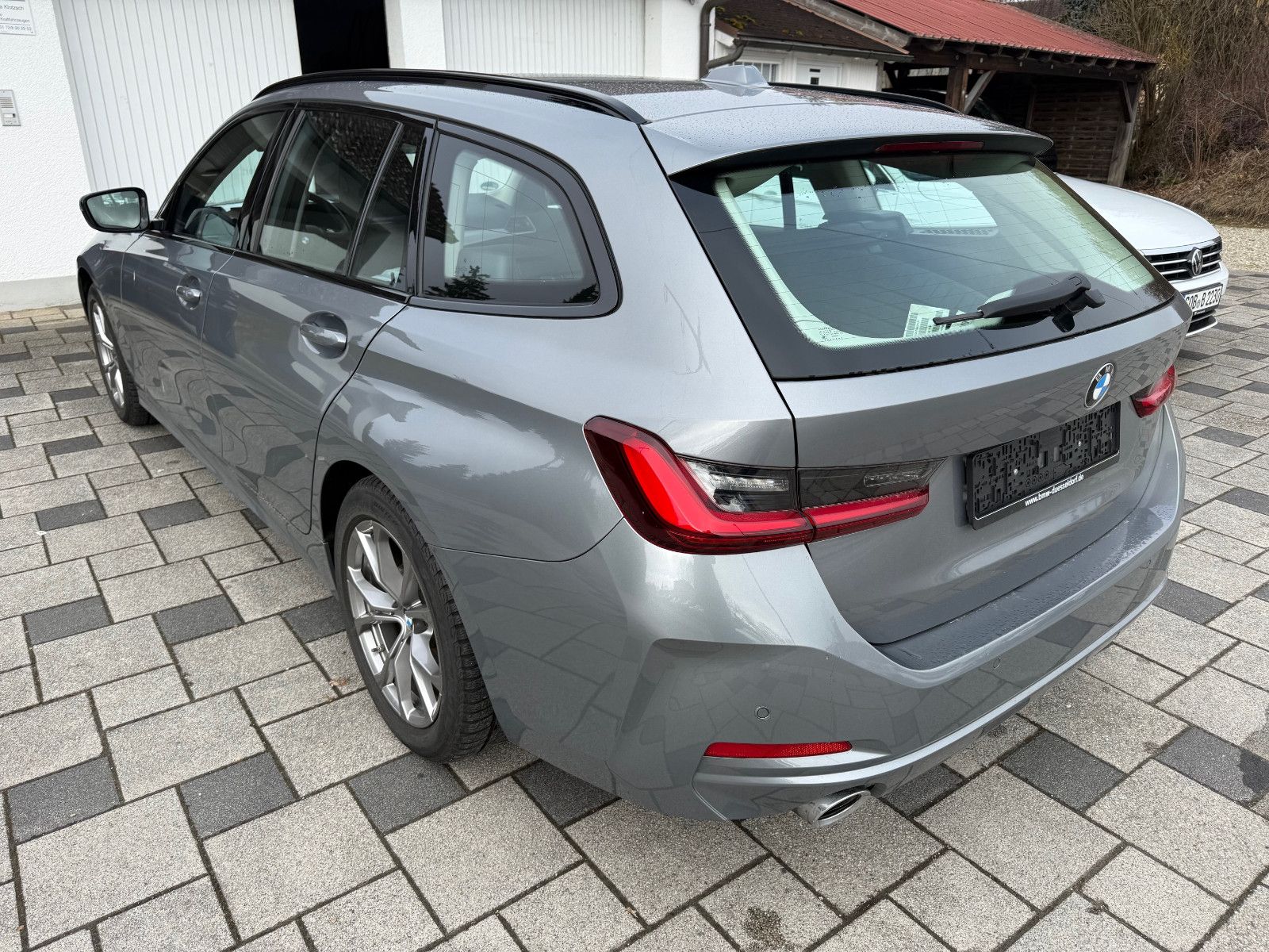 BMW 320d xDrive Touring Aut Navi LED Live Cockpit foto 3