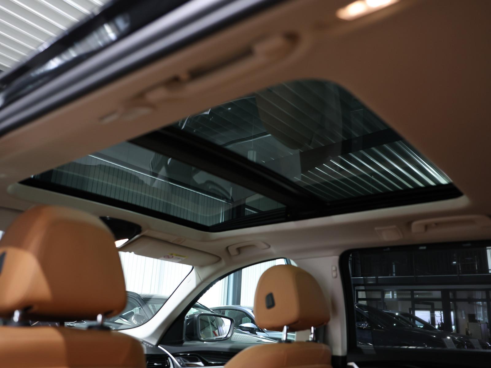 BMW 520i Touring BUSINESS GREY & BROWN / PANORAMA