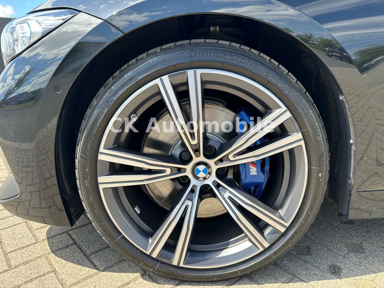 Fahrzeugabbildung BMW M340d xDrive Touring/Navi/Head-Up/Pano/360°/LED