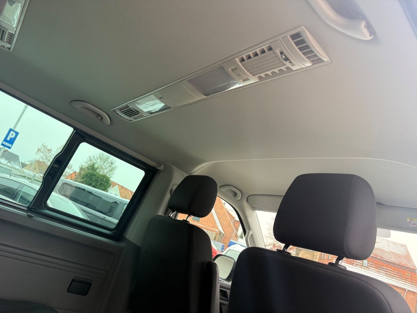 VW T6 Caravelle Comfortline Navi LED Musikstreaming - Image 22