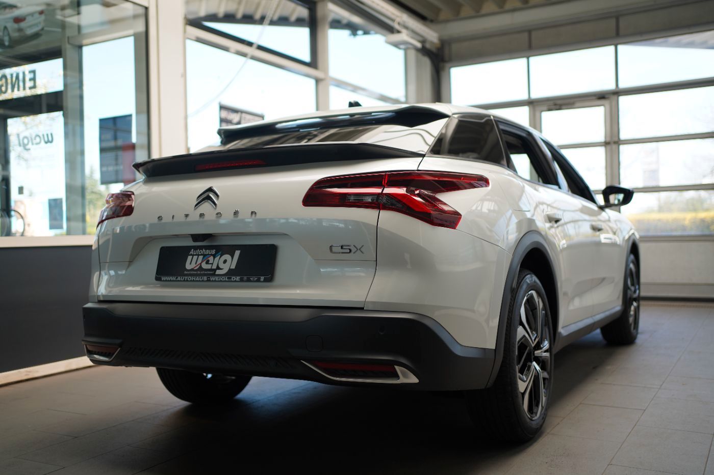Fahrzeugabbildung Citroën C5 X Hybrid 145 DCS6 Plus Automatik Winter Paket