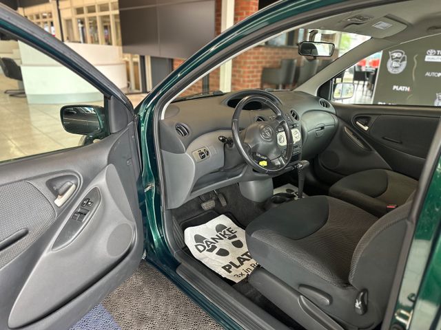 Toyota Yaris  1.3 Sol