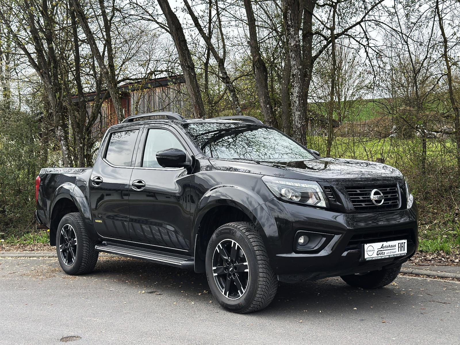 Nissan Navara NP300 N-Guard Double Cab 4x4