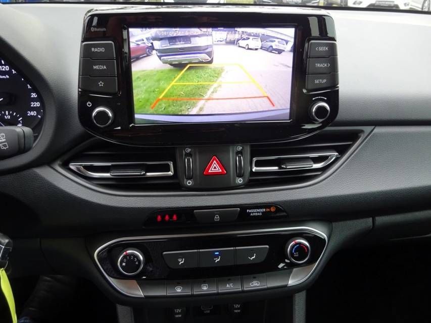 Fahrzeugabbildung Hyundai i30 1.0 T-GDI Mild Hybrid Select