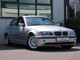 BMW 320i Schalter 1. Hand Historie HU 09/26 - BMW 320 aus 2003: 320i