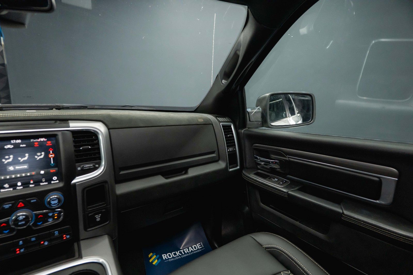 Fahrzeugabbildung Dodge RAM 5.7 V8 HEMI 4x4 OFFROAD Night-Paket *LED*AHK