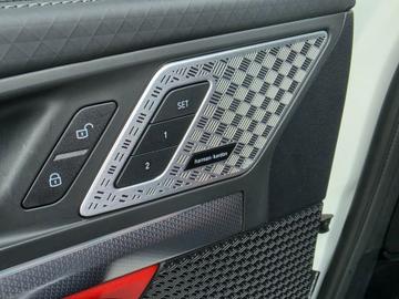 2024 BMW IX2 缩略图 16