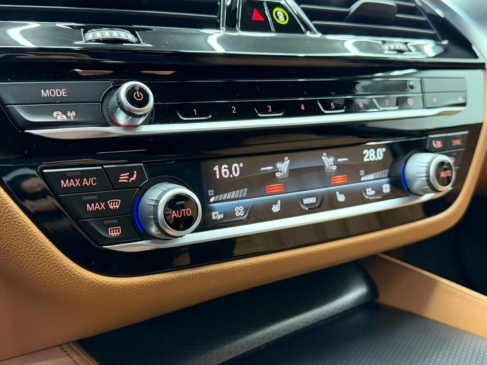 Fahrzeugabbildung BMW 530d M-SPORT/FACELIFT/LASER/ASSIST/STHZG/AHK