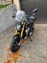 BMW R 1250 R mit Koffer - 4 Pakete und Sportfelgen