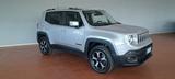 Jeep Renegade 2.0 Mjt 140CV 4WD Active Drive Low - silberne Jeep Renegade