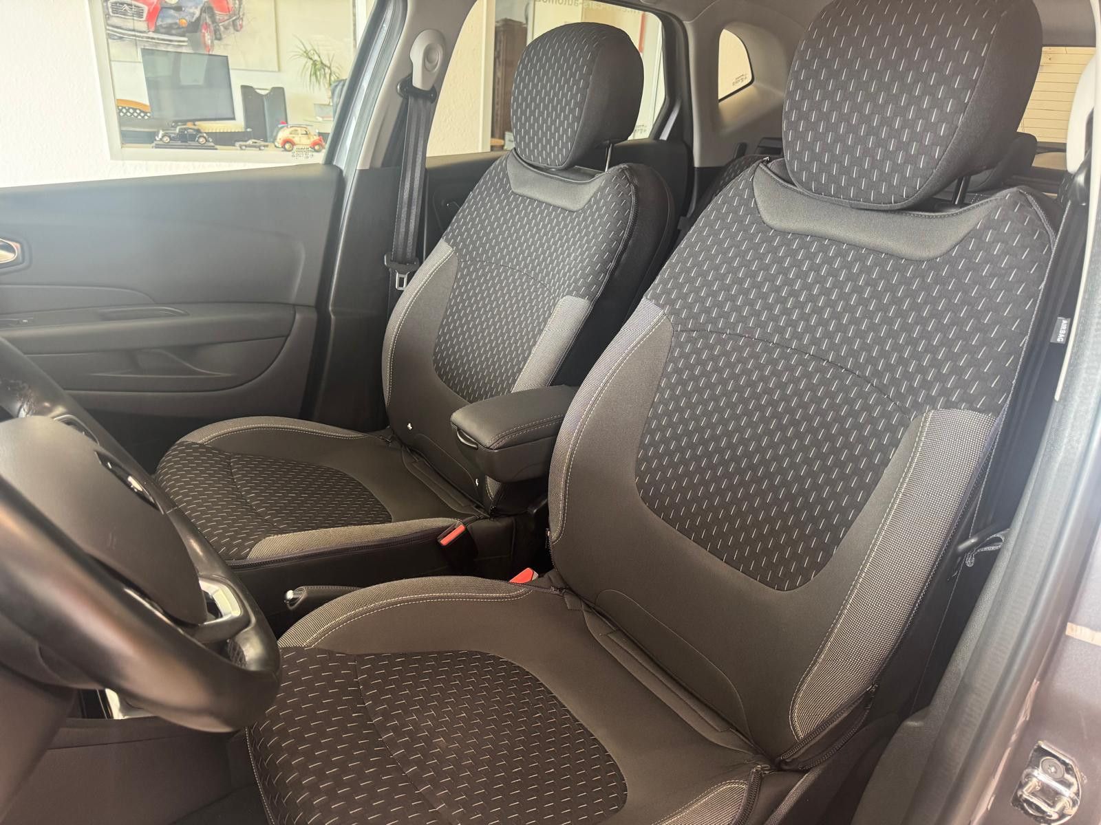 Fahrzeugabbildung Renault Captur Collection / LED / NAVI/KAMERA/SCHECKHEFT