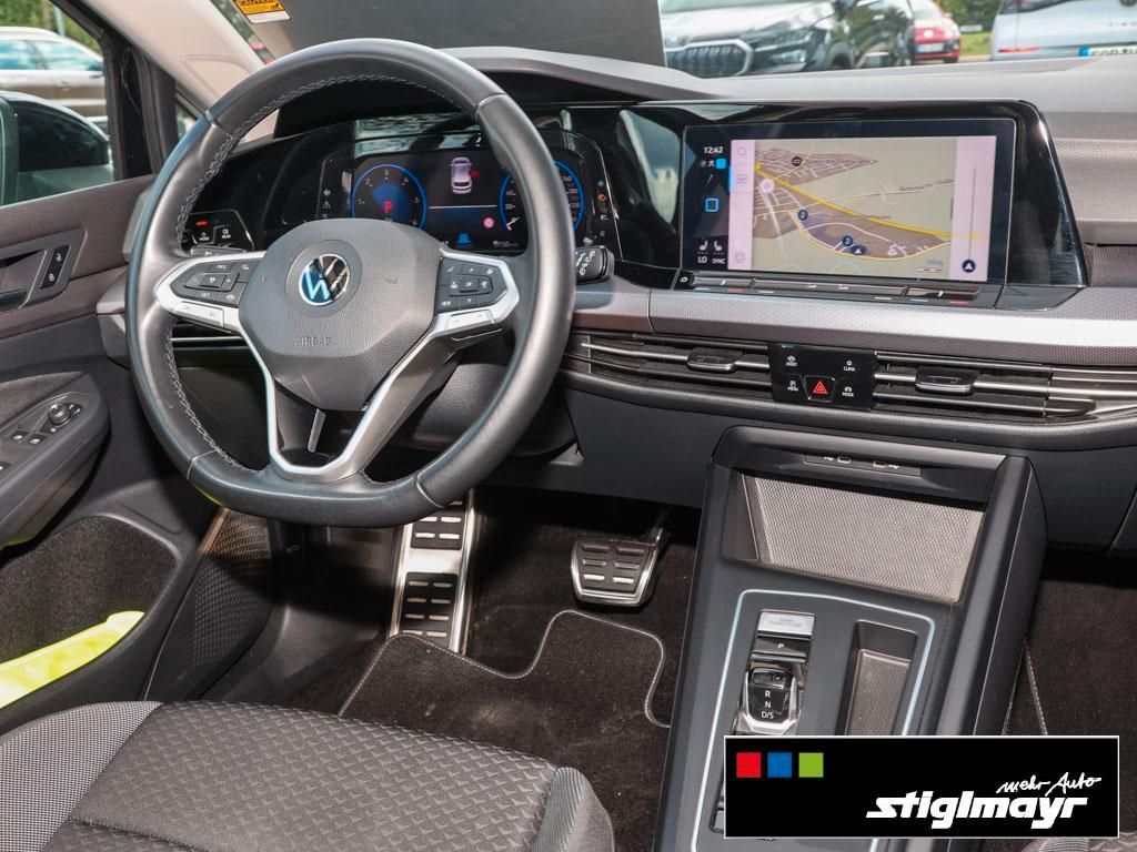 Volkswagen Golf VIII Active 2.0 TDI DSG HUD AHK PANO KAM foto 5