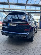 BMW X7 M60i 530PS Executive Drive Pro: Aktives Fahrw - BMW X7 M60 in Berlin