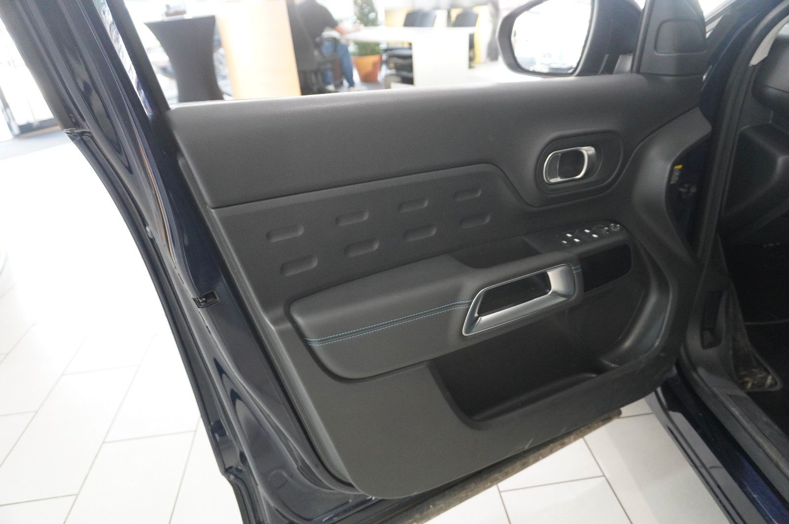Fahrzeugabbildung Citroën C5 Aircross PLUS 145 E-DSC NAVI/LED/KAMERA/DAB+