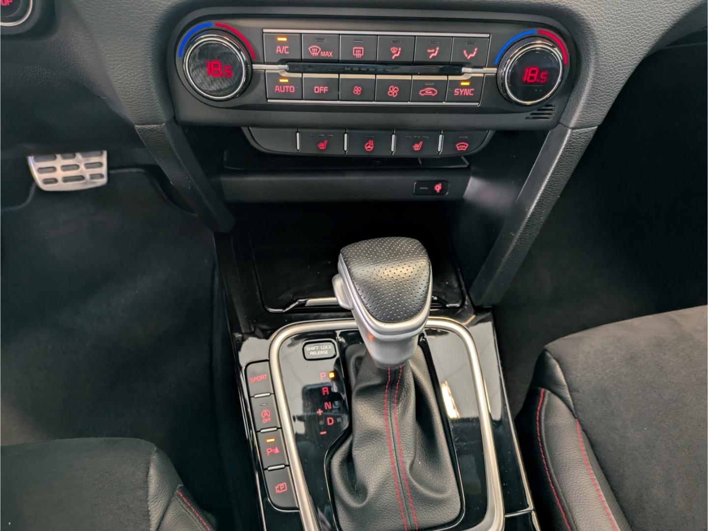 Kia ProCeed 1.6 GT+Navi+LED+SHZ hinten+Kamera+