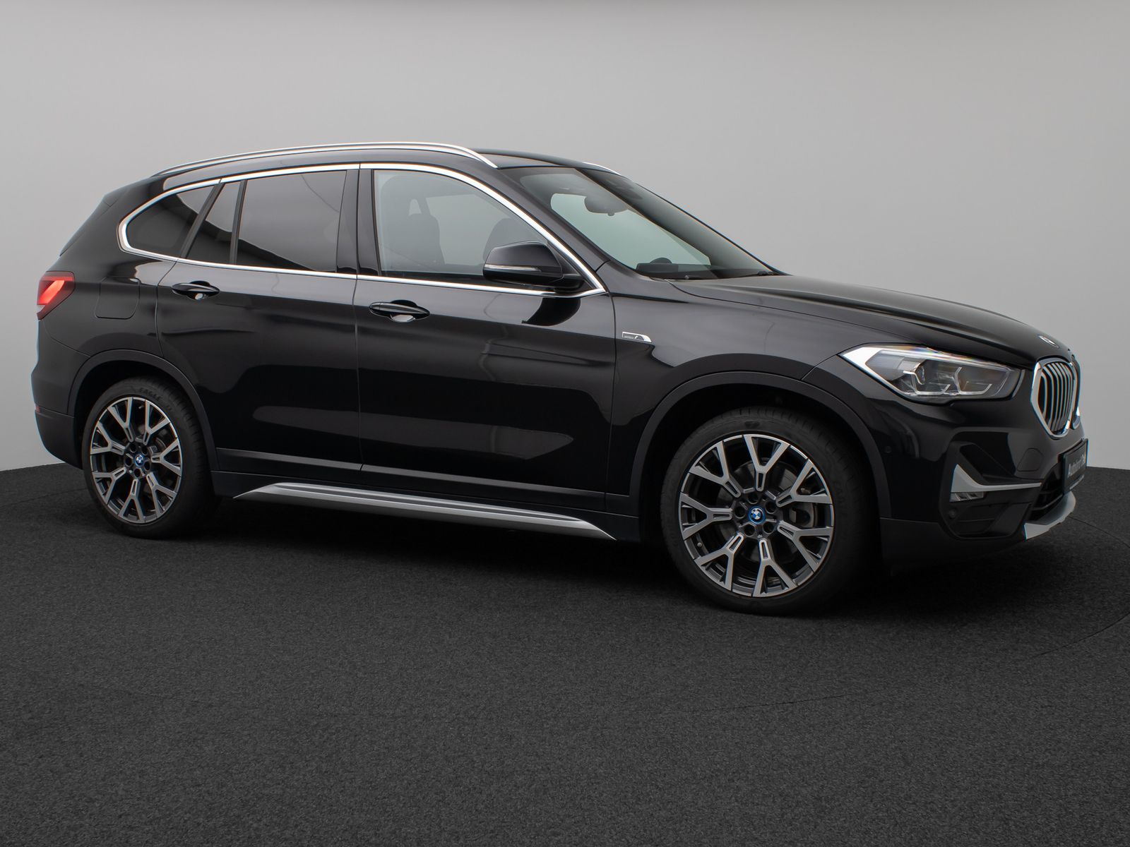 Fahrzeugabbildung BMW X1 xD25e xLine Kamera HUD DAB H/K Komfort Sport