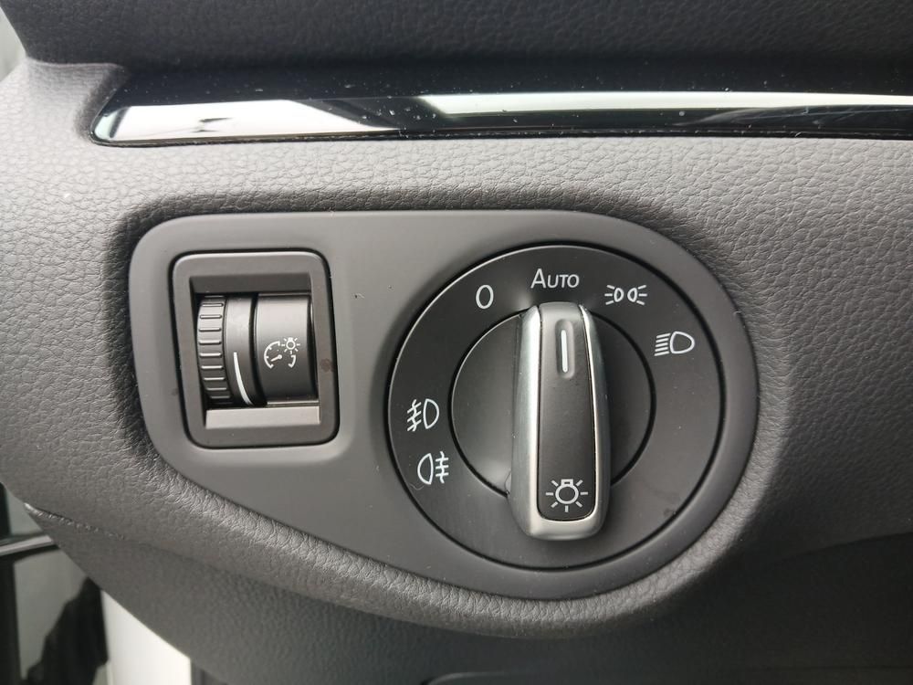 Fahrzeugabbildung SEAT Alhambra TSI Style 7-Si Xenon Navi GRA RFK SH LM