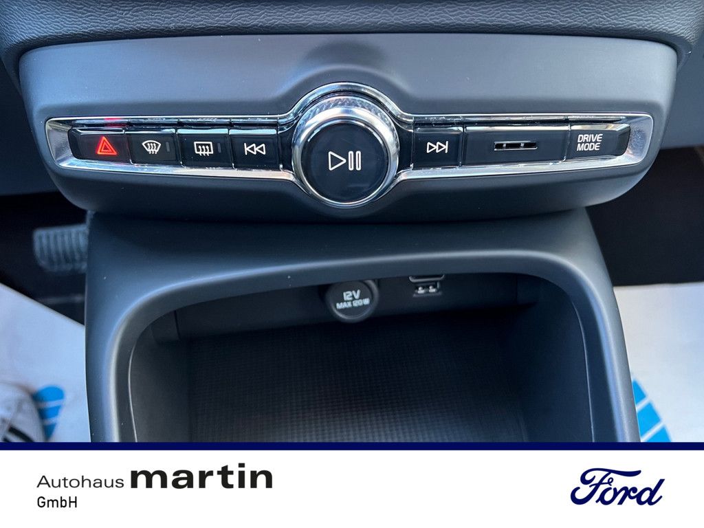 Fahrzeugabbildung Volvo XC40 1.5 R Design Expression Recharge Plug-In Hy
