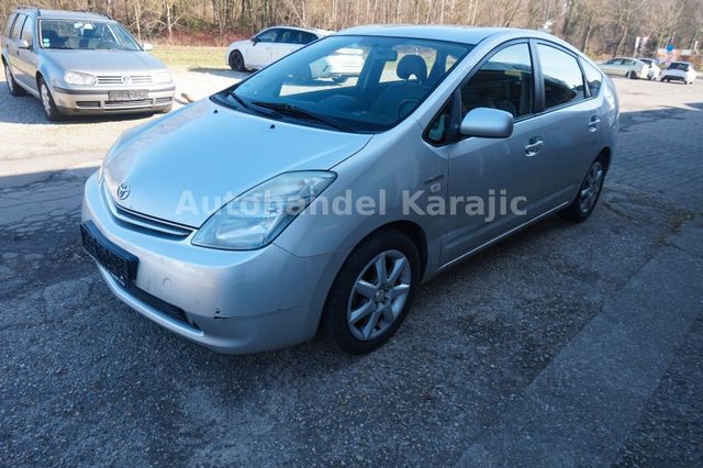 Toyota Prius Sol--1 HAND--SCHECKHEFT BEI TOYOTA--