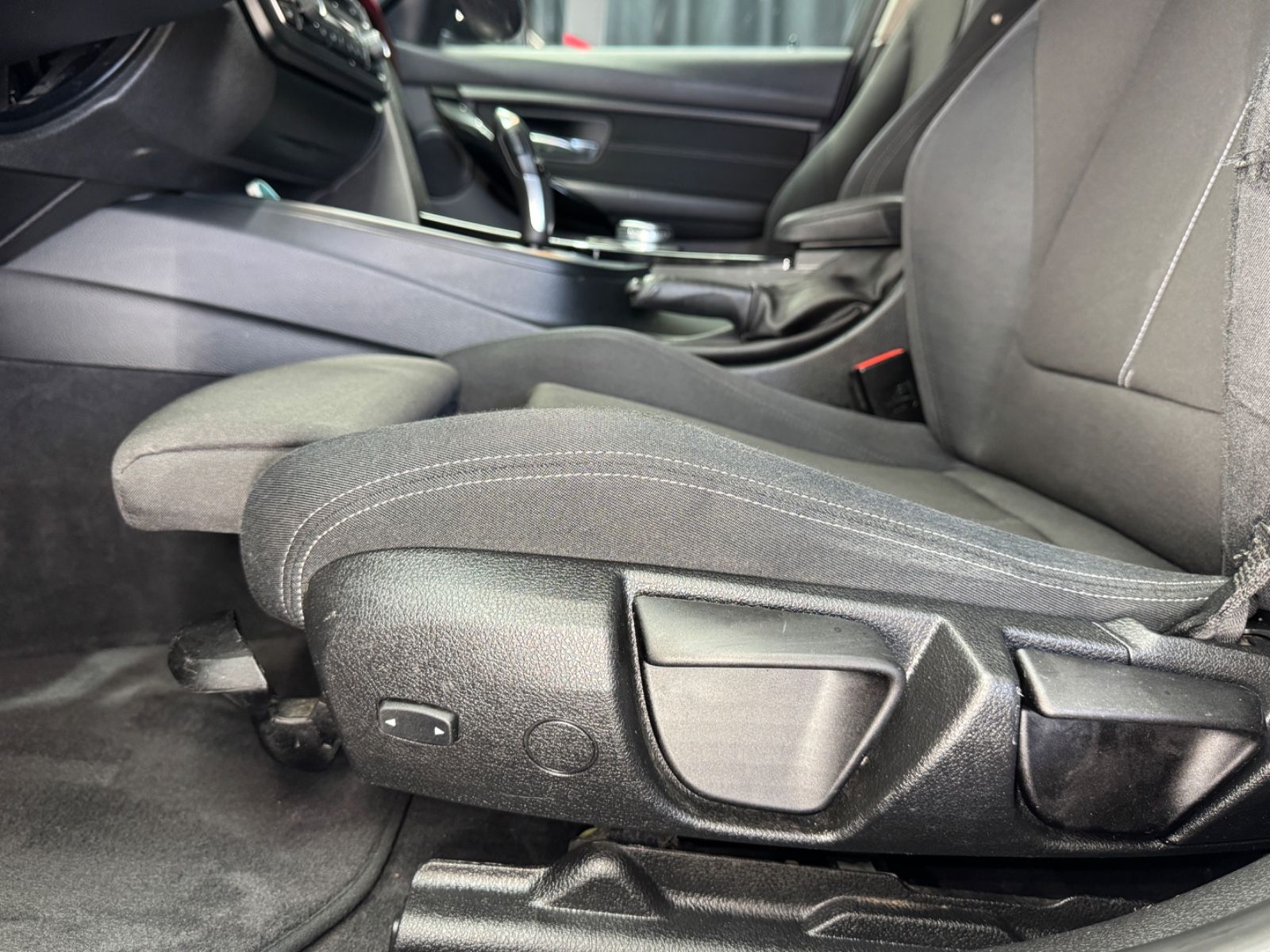 Fahrzeugabbildung BMW 320 d Touring|PANORAMA|AUTOMATIK|SPORT-LINE|