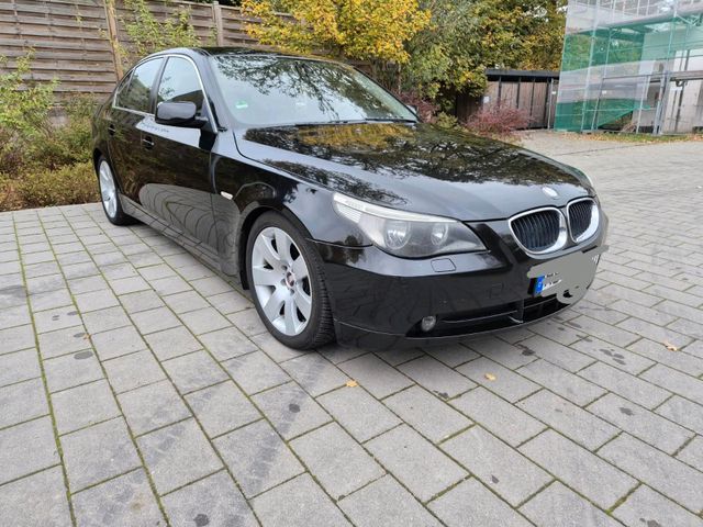 BMW E60 520i ( Automatik  )