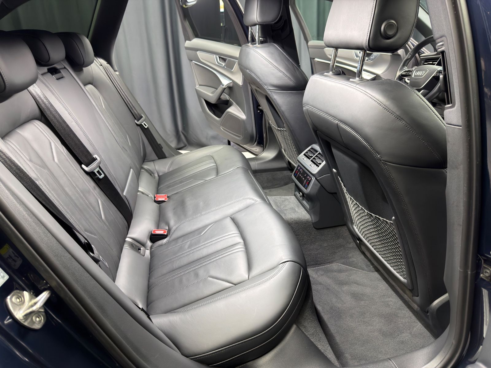 Fahrzeugabbildung Audi A6 Avant 45 TFSI sport|S-TRONIC|LEDER|NAVI|