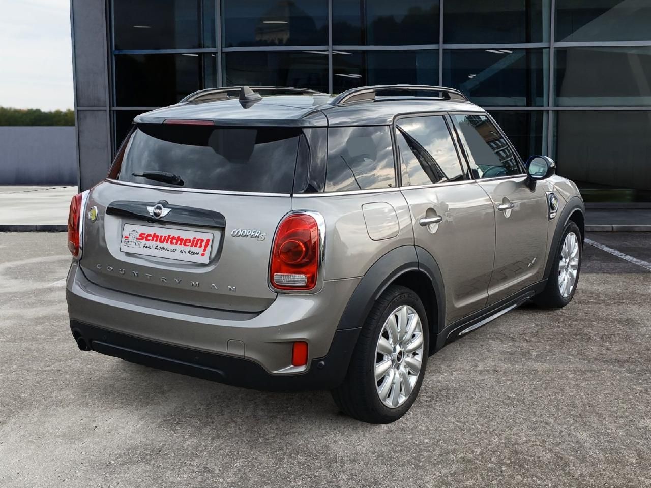 Fahrzeugabbildung MINI Countryman Cooper SE All4