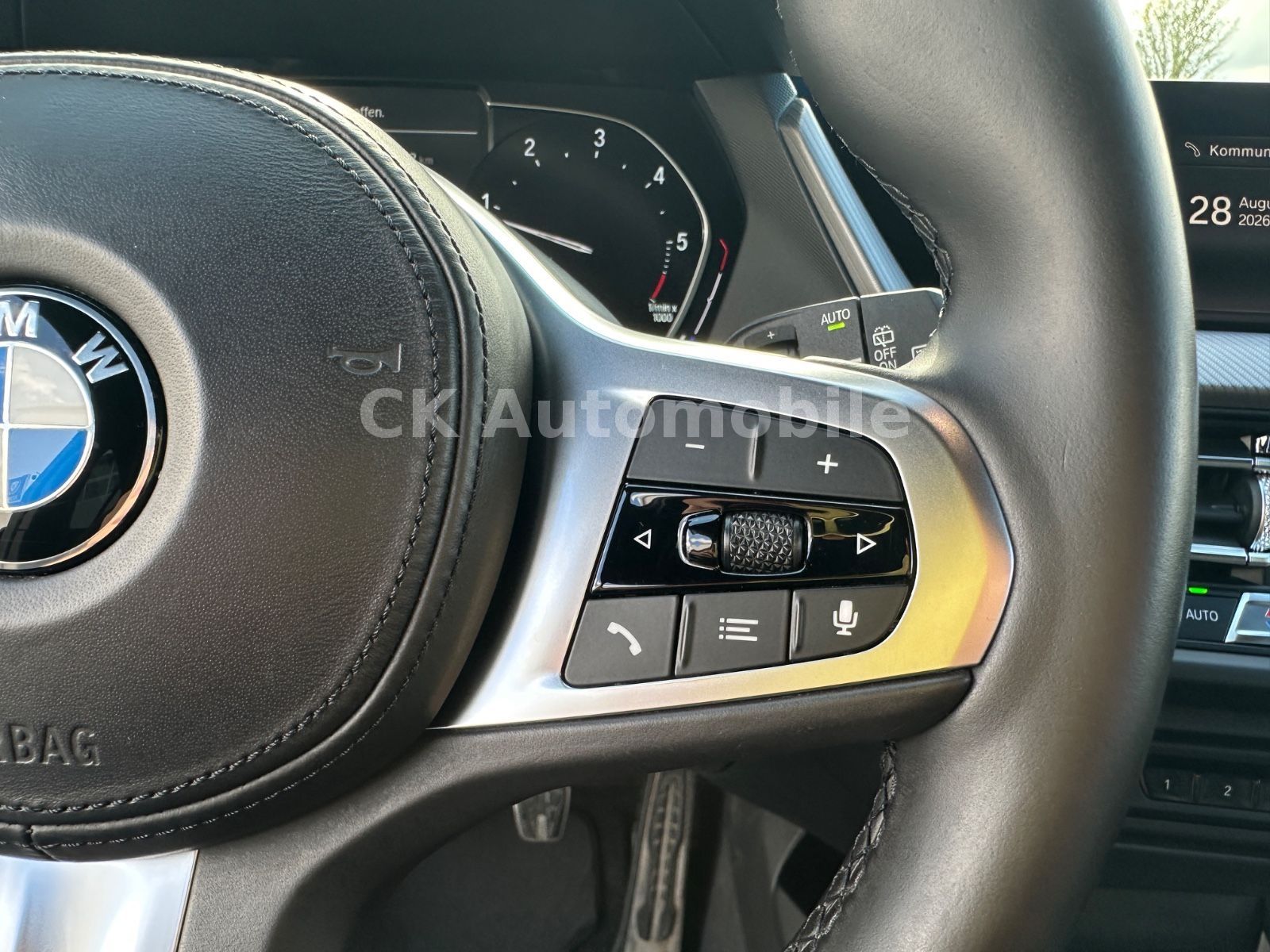 Fahrzeugabbildung BMW 118d M-Sport Shadow-Line/Navi/LED/PDC